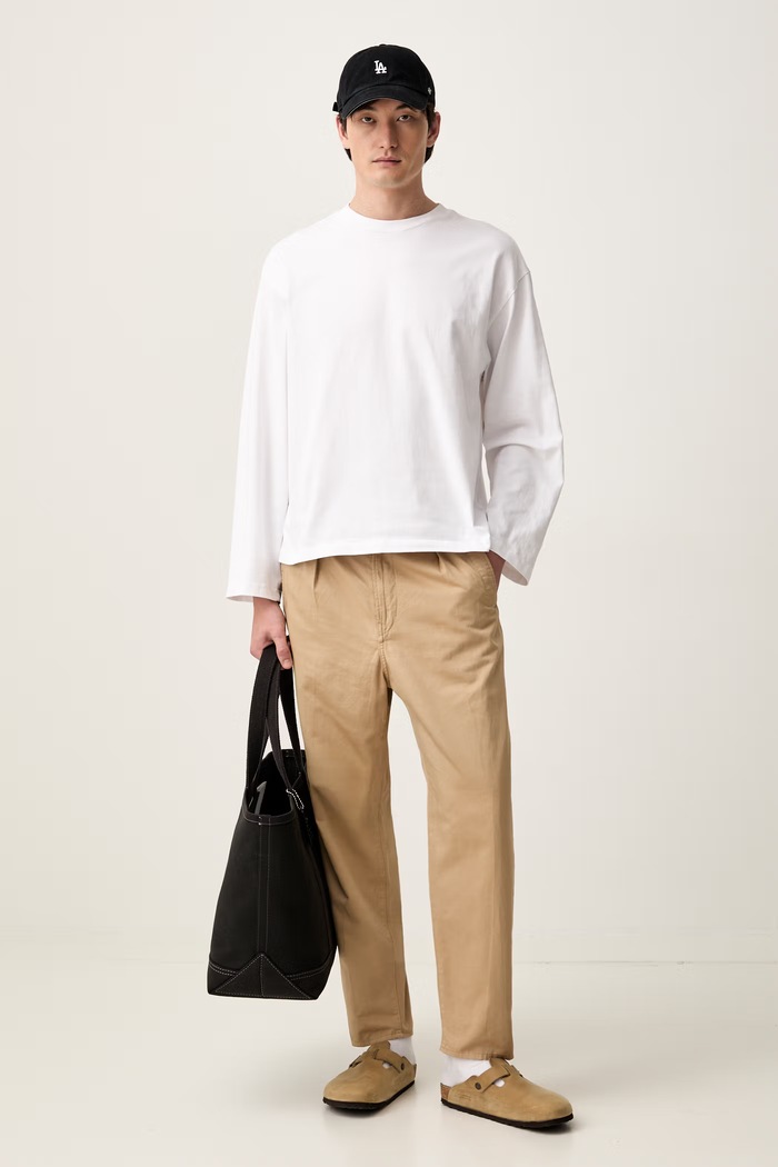 G-Star spodnie chinos męskie z bawełną Pleated Chino Relaxed Tapered D24543.D910 beżowy SS26