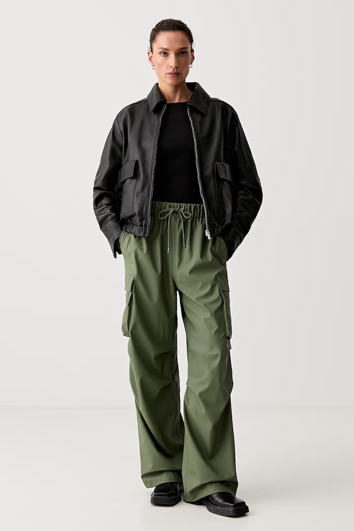 Tepláky Rains 18310 Pocket Rain Pants Wide W3 zelená 18310.145
