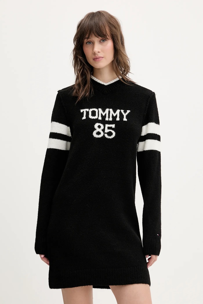 Haljina s primjesom vune Tommy Jeans Planet friendly crna DW0DW21906
