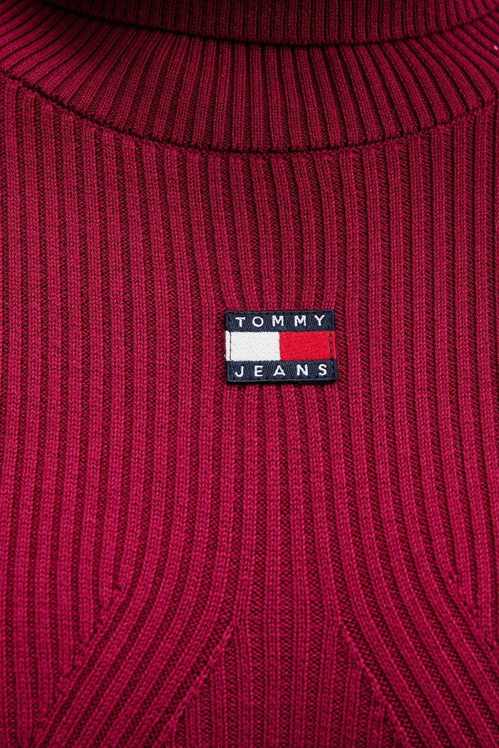 Šaty Tommy Jeans DW0DW21910 burgundské