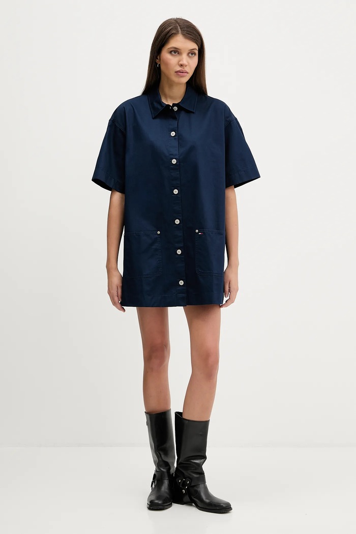 Bavlněné šaty Tommy Jeans DW0DW22531 námořnická modř SS26