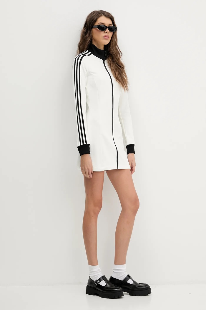 Рокля adidas Originals KD3771 бежов SS26