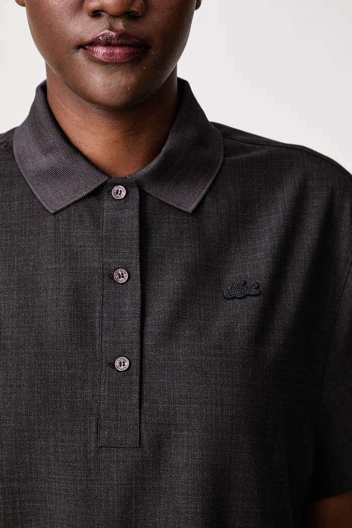 Lacoste Letní šaty hladké s vlnou EF0197