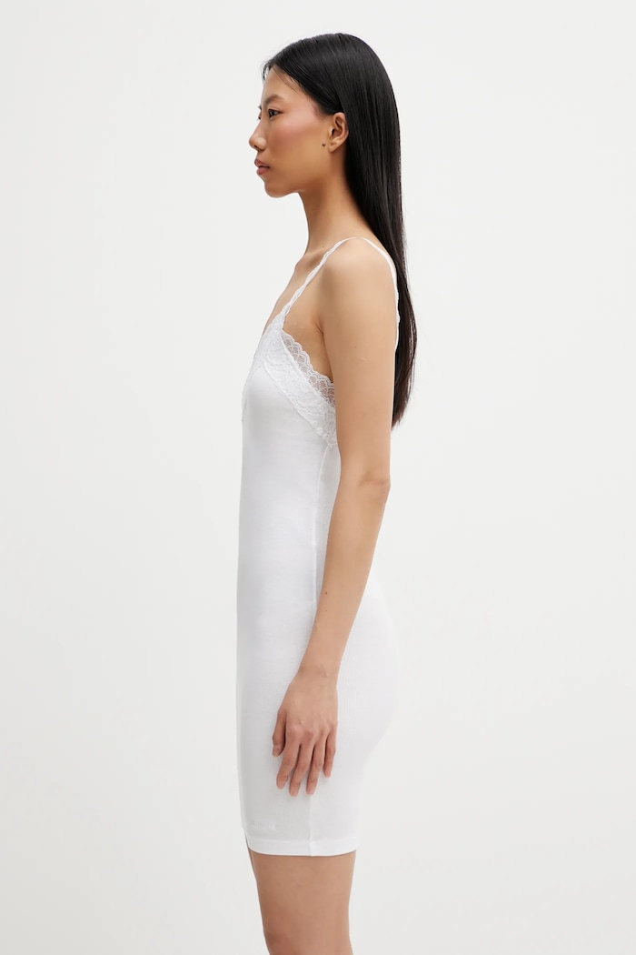 Šaty VETEMENTS WE76DR427W bílá SS26
