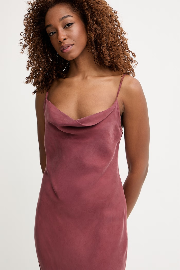 Guess sukienka bieliźniana z wiskozą AKILINA bordowy W6GK94.W2266