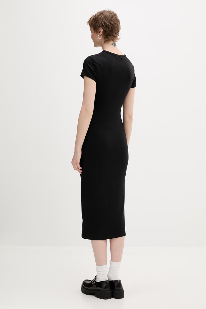 Tommy Jeans рокля от вискоза DW0DW22339 черен SS26