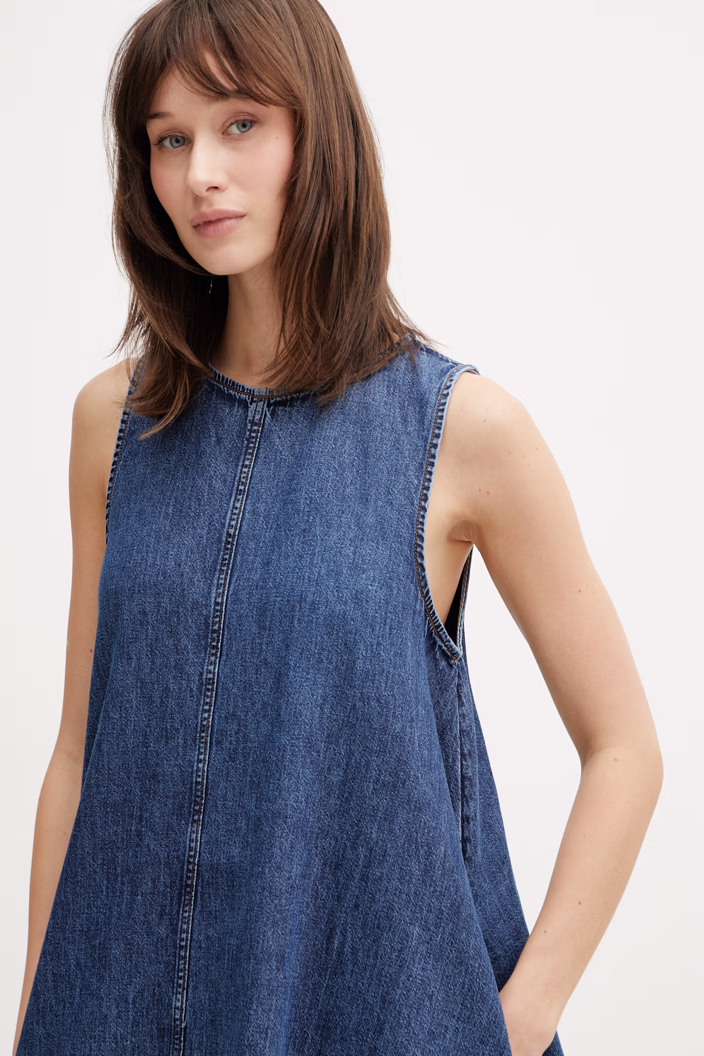 Tommy Jeans letné šaty rifľové modrá DW0DW22341