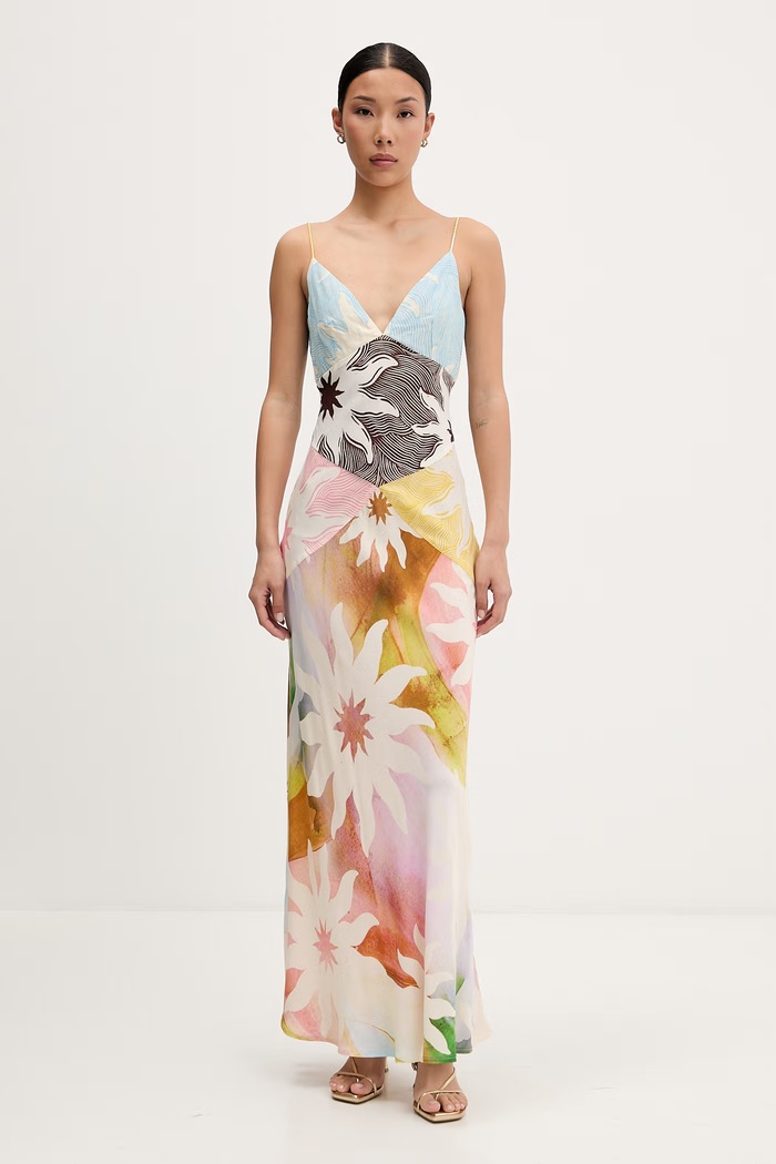 Never Fully Dressed rochie din vâscoză bej NFDDR3342