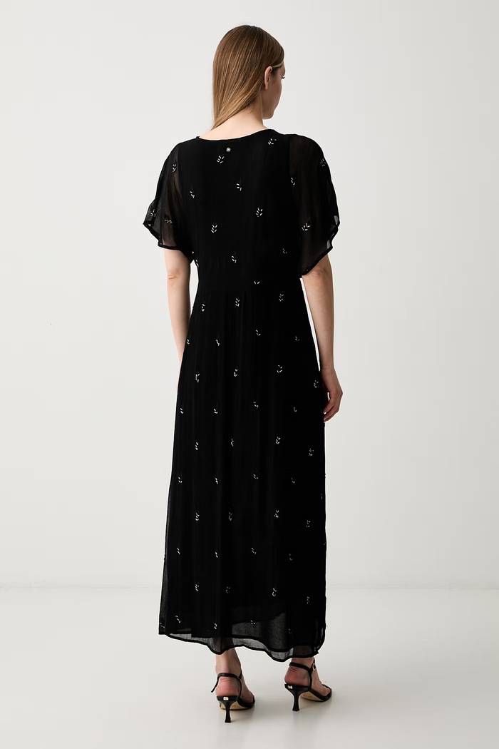 Odzież Pedro del Hierro sukienka rozkloszowana z wiskozy 3813573 czarny