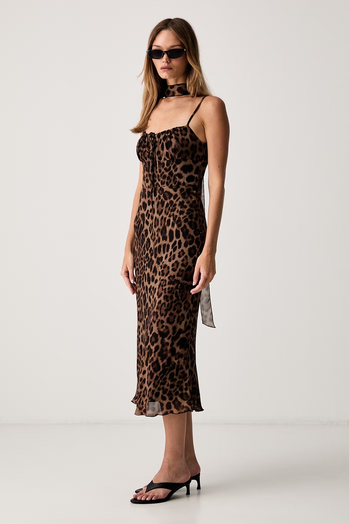 Le Privé sukienka letnia z wiskozy JANELLE CHIFFON LEOPARD LP00763 brązowy SS26