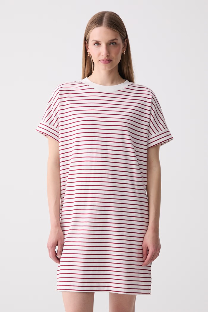 Marc O'Polo sukienka oversize bawełniana bordowy 5000010190