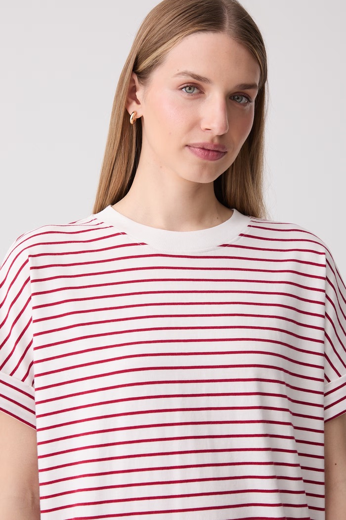 Marc O'Polo sukienka oversize bawełniana bordowy 5000010190