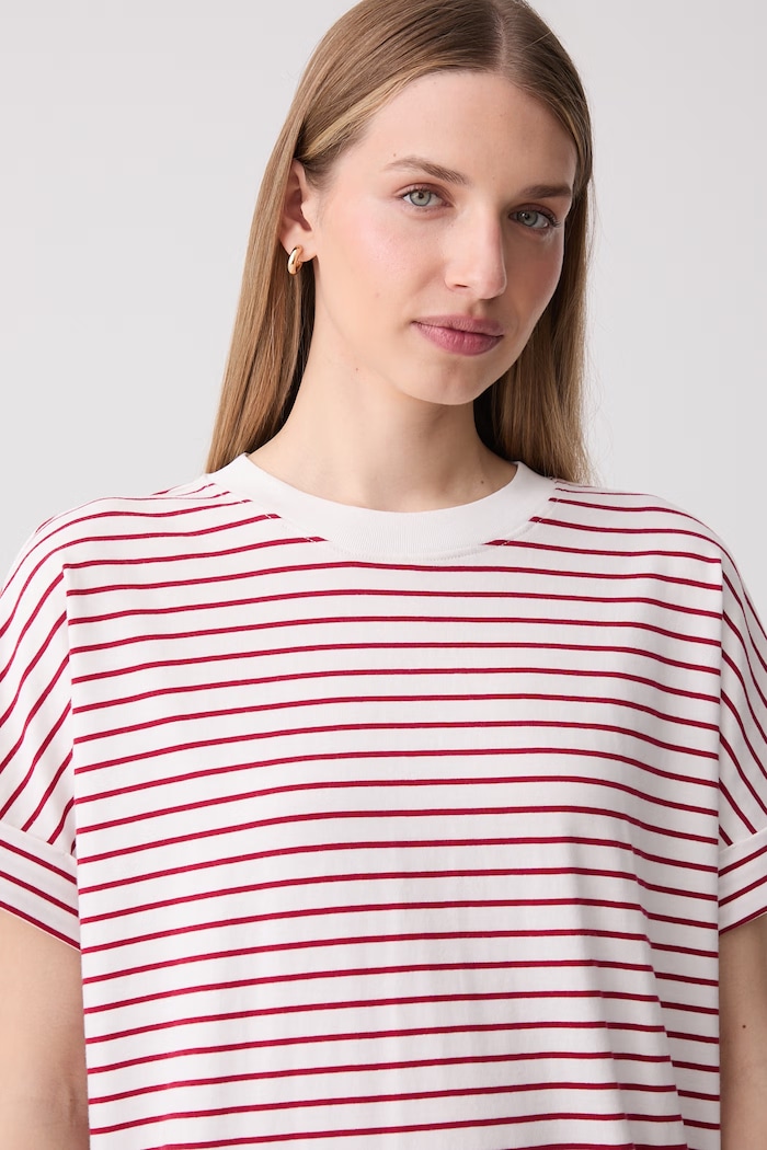 Marc O'Polo sukienka oversize bawełniana bordowy 5000010190