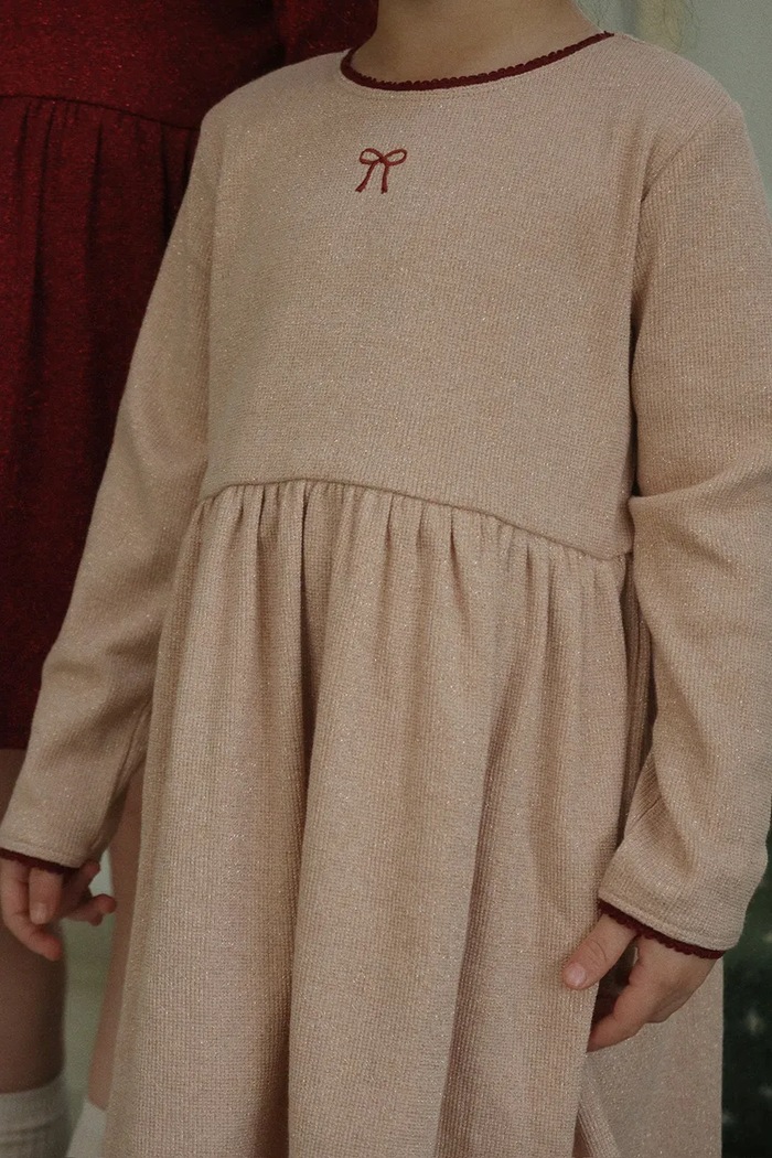 Konges Sløjd sukienka dziecięca ROLI DRESS rozkloszowany beżowy KS104415.PreSpring