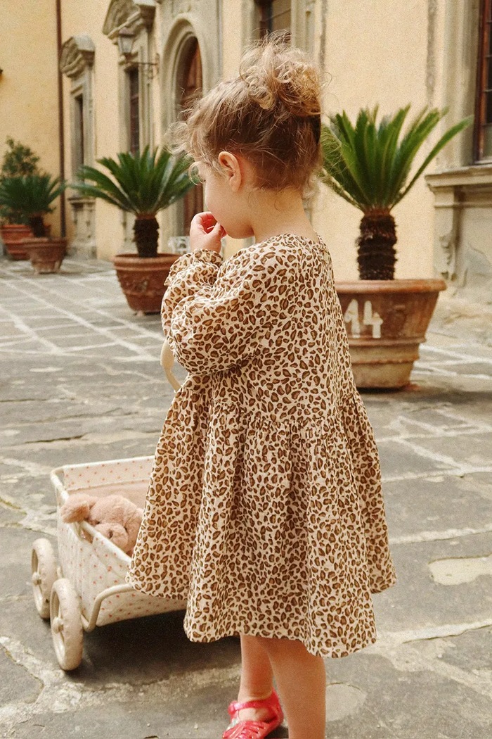 Konges Sløjd sukienka bawełniana dziecięca COCO DRESS GOTS wzorzyste multicolor KS104740.PPY2