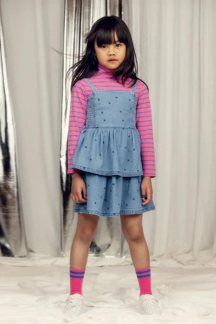 Dievčenské rifľové šaty Mini Rodini denim dots nášivka modrá 26250120