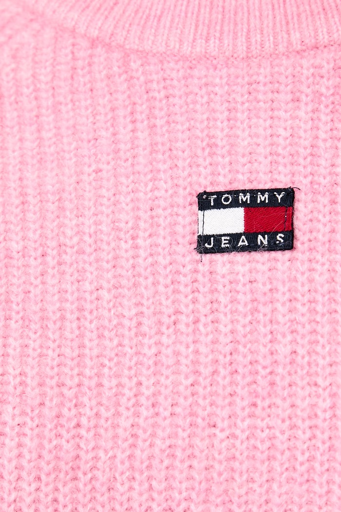 Sweter damski z dodatkiem wełny Tommy Jeans różowy DW0DW22024