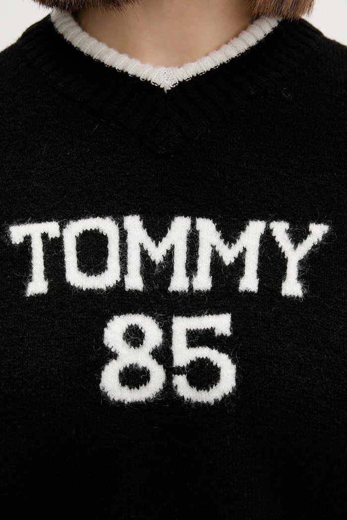 Svetr s příměsí vlny Tommy Jeans DW0DW22033 černá