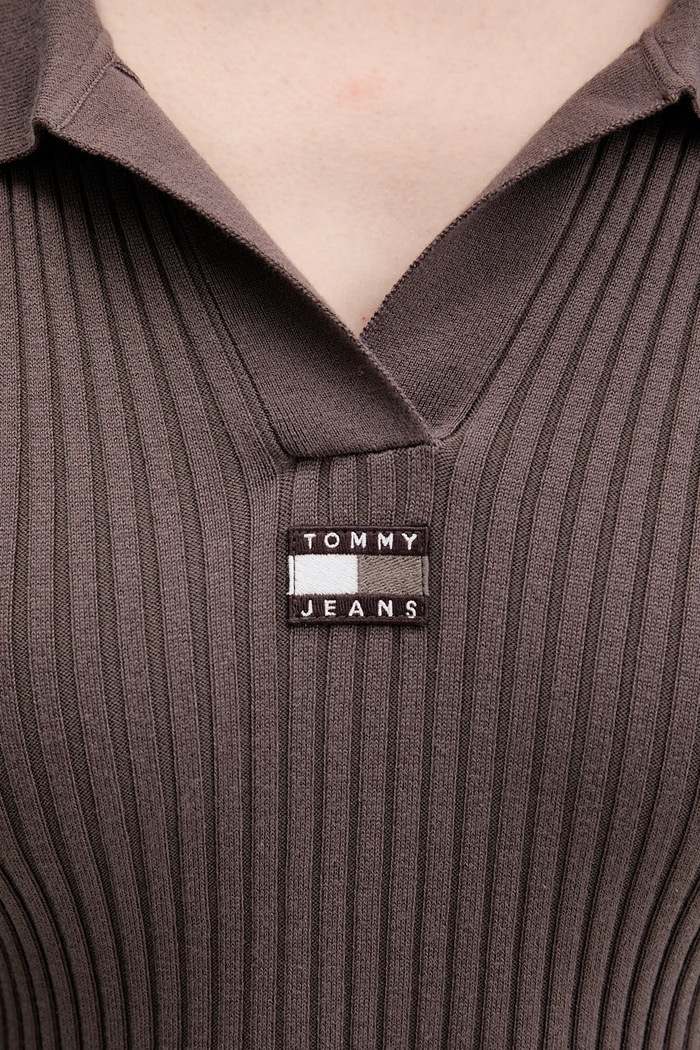 Πουλόβερ Tommy Jeans DW0DW22036 καφέ