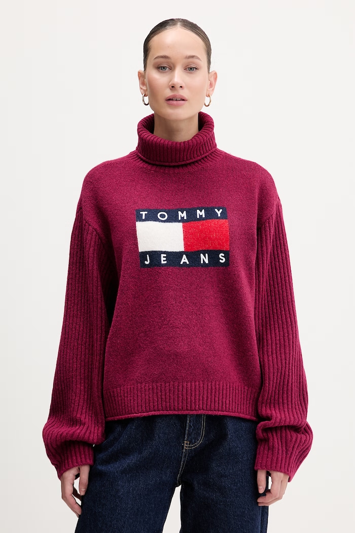Svetr z vlněné směsi Tommy Jeans rolák burgundské DW0DW22108