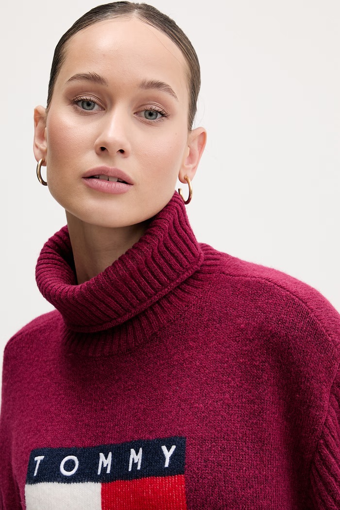 Svetr z vlněné směsi Tommy Jeans burgundské DW0DW22108