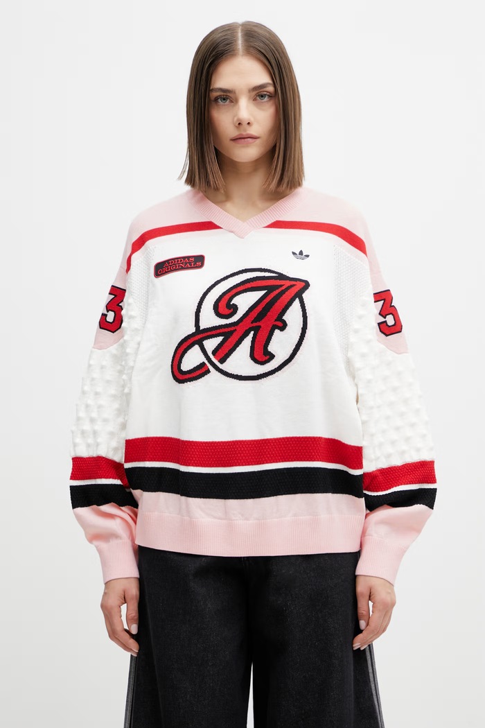 adidas Originals sveter s prímesou vlny dámsky V výstrih béžová KS6458