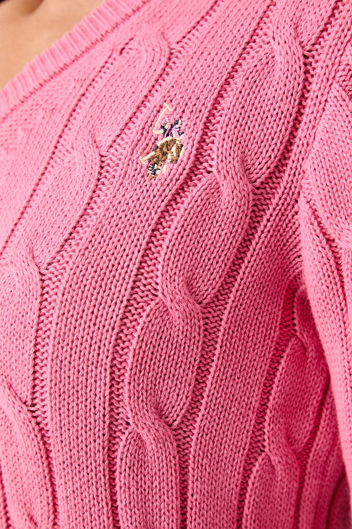 Sweter damski bawełniany V-NECK CABLE U.S. Polo Assn. różowy WUP0397