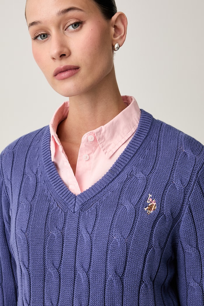 U.S. Polo Assn. sweter damski bawełniany V-NECK CABLE niebieski WUP0397