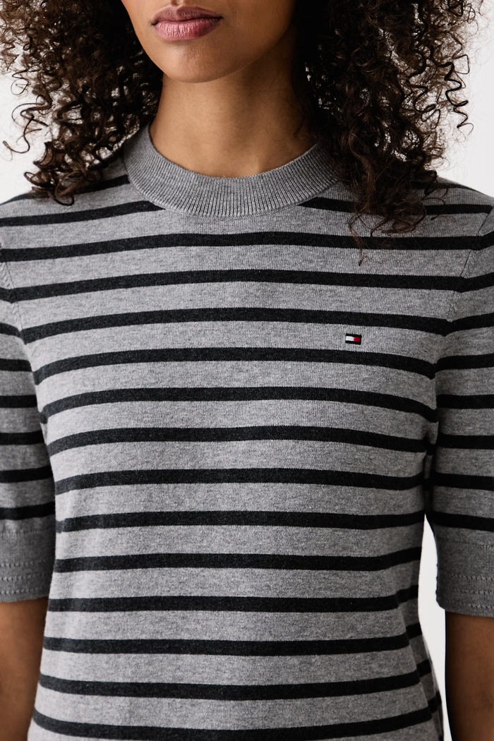T-shirt swetrowy damski z bawełną Tommy Hilfiger WW0WW49705 szary