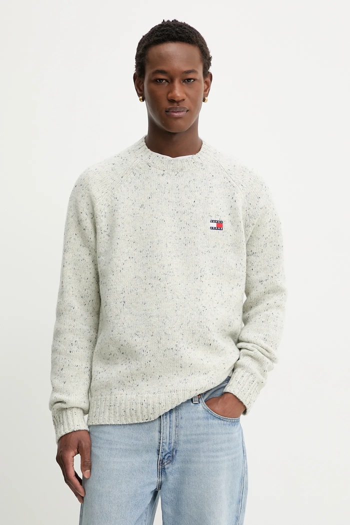 Tommy Jeans pulóver gyapjúkeverékből apró mintás bézs DM0DM22353