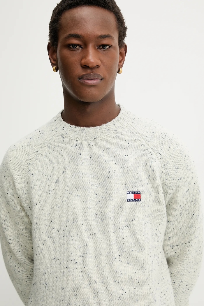 Tommy Jeans pulóver gyapjúkeverékből bézs DM0DM22353