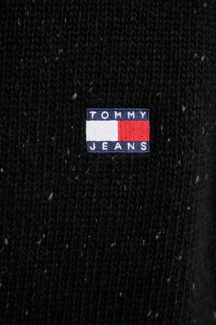 Tommy Jeans pulóver gyapjúkeverékből DM0DM22353 fekete