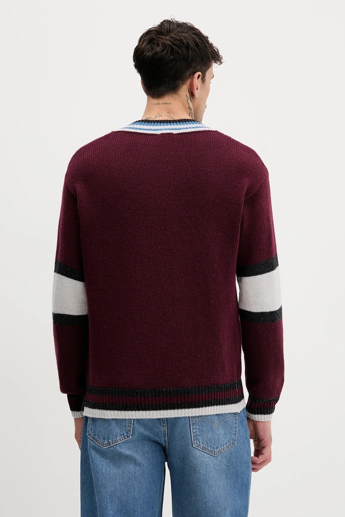 Ruházat United Colors of Benetton pulóver gyapjúkeverékből x Stranger Things 1XDGK401F burgundia