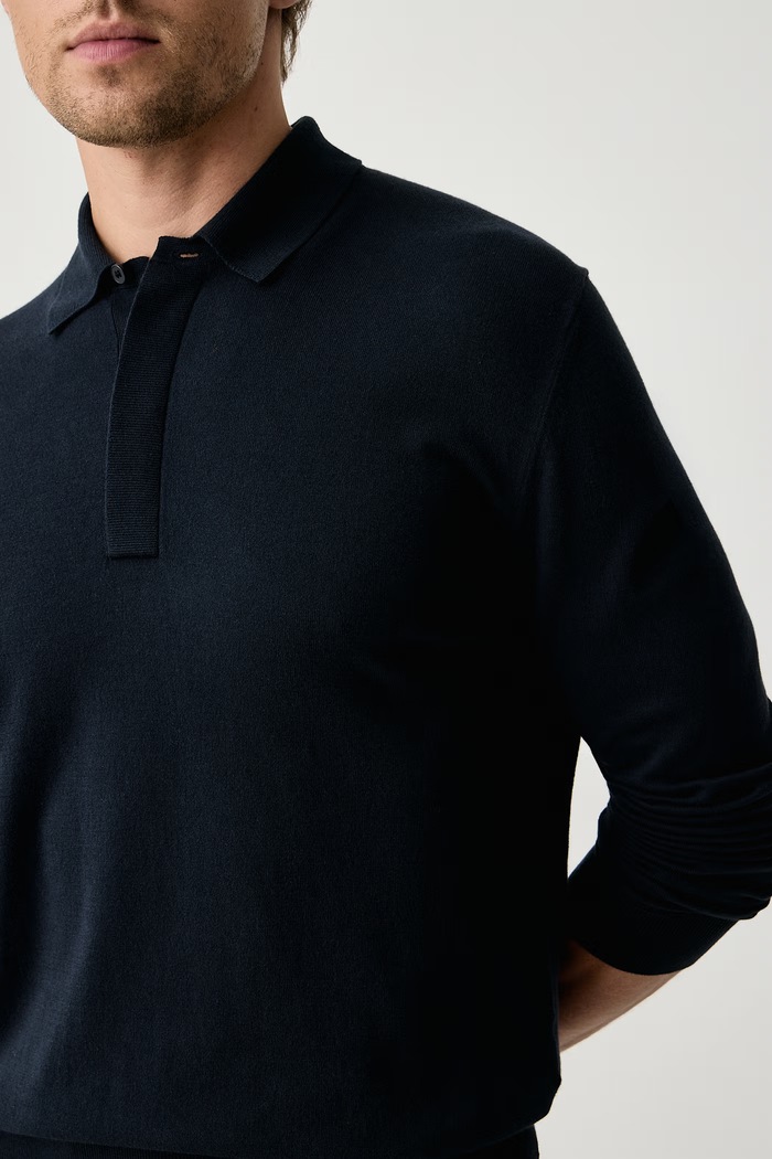 Sisley Svetr pánský s bavlnou 10F2S300S námořnická modř SS26