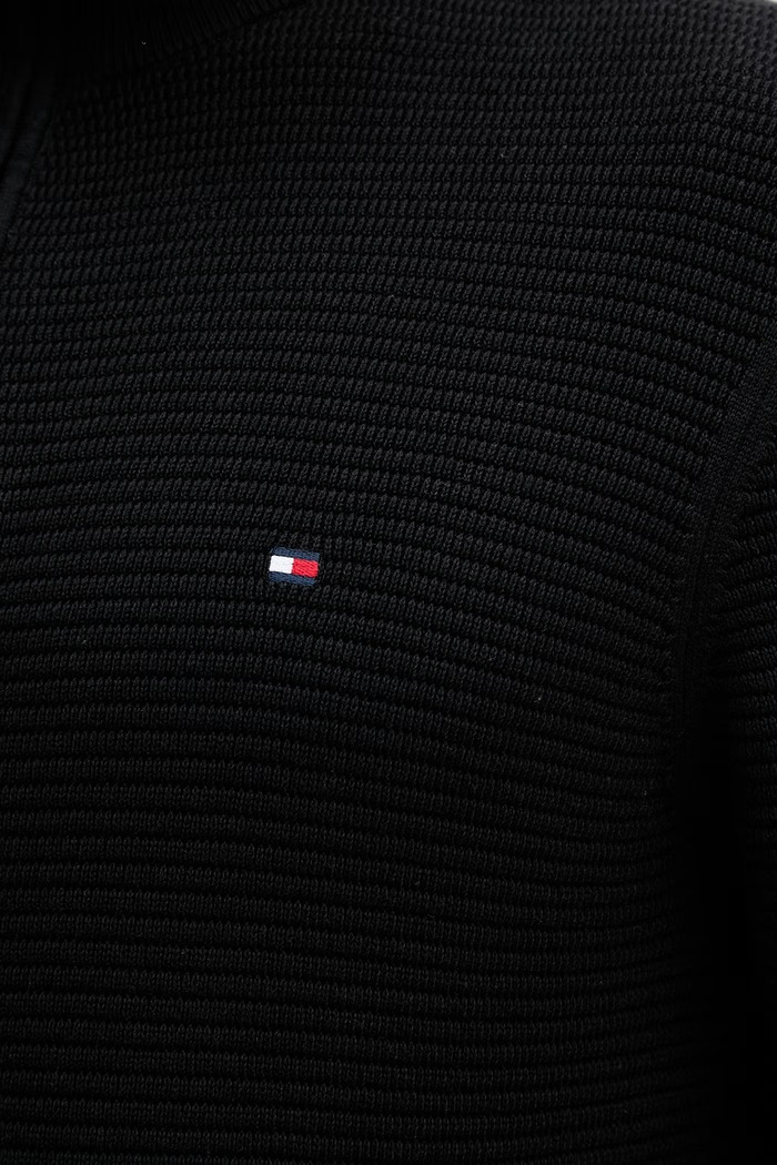 Tommy Hilfiger Sveter pánsky bavlnený MW0MW42916 čierna