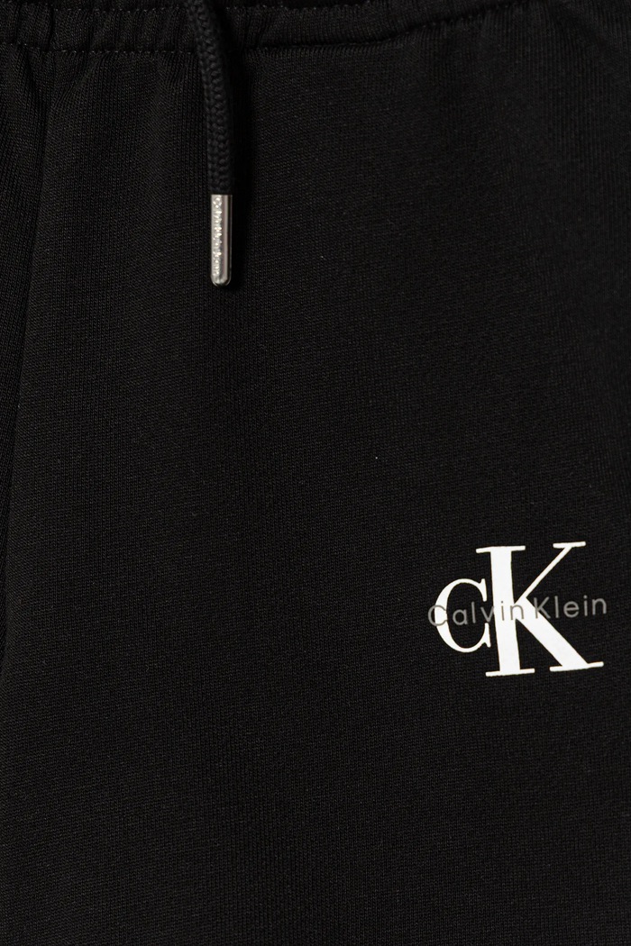 Chlapec Detské bavlnené šortky Calvin Klein Jeans IU0IU00723.104.116.PPY2 čierna