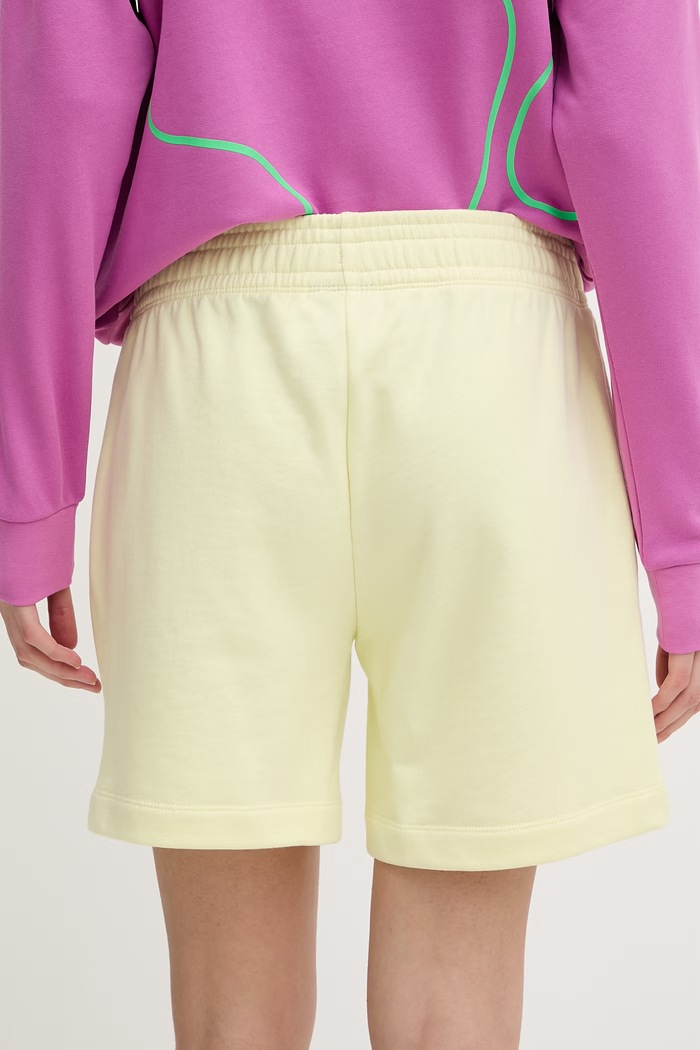 Îmbrăcăminte Jack Wolfskin pantaloni scurți de trening pentru femei, din bumbac Celebrate The Paw A65909 galben