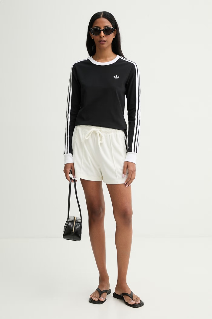 adidas Originals dámske šortky s bavlnou KD1397 béžová SS26