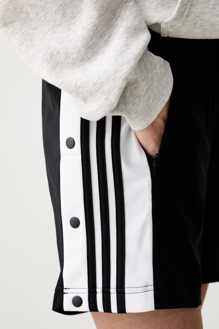 adidas Originals σορτς επίσημα γυναικεία μαύρο KD2896