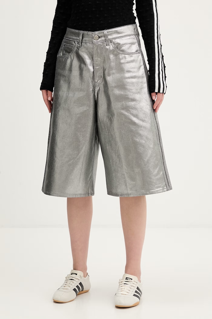 Rifľové krátke nohavice adidas Originals Firebird bavlna strieborná KD2930