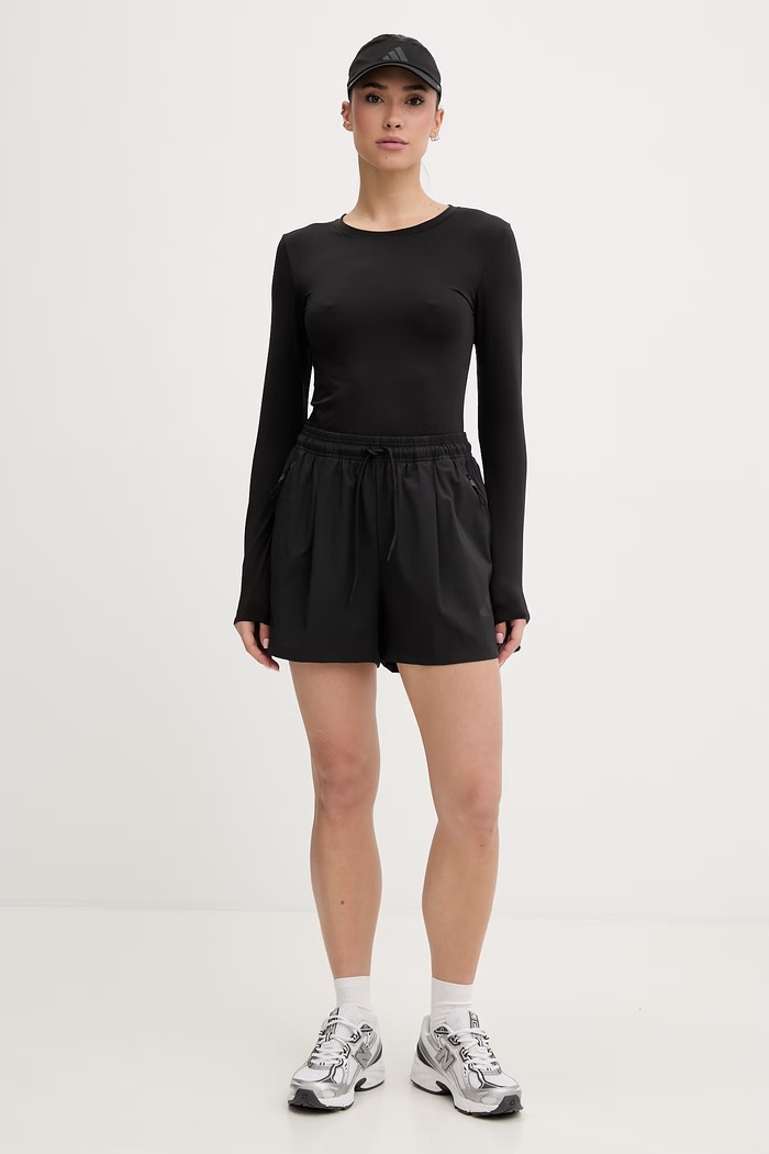 Adidas pantaloni scurți pentru femei Z.N.E KD8459 negru SS26