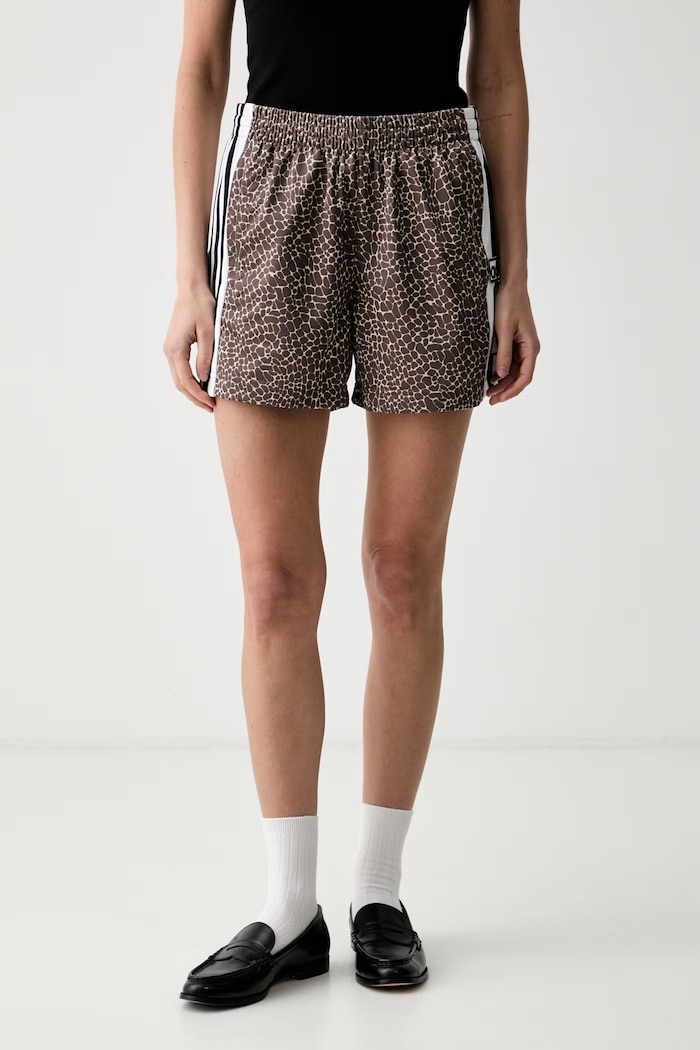 adidas Originals къс панталон тип анцуг дамски кафяв KD8821