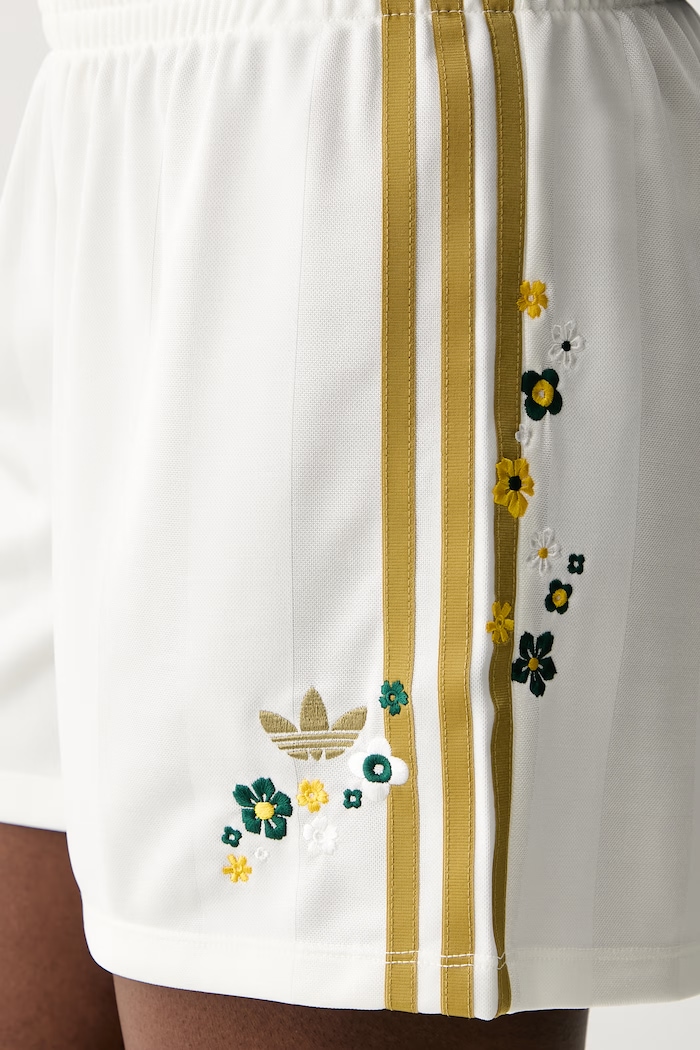 Kratke hlače adidas Originals Liberty London bež KE3663