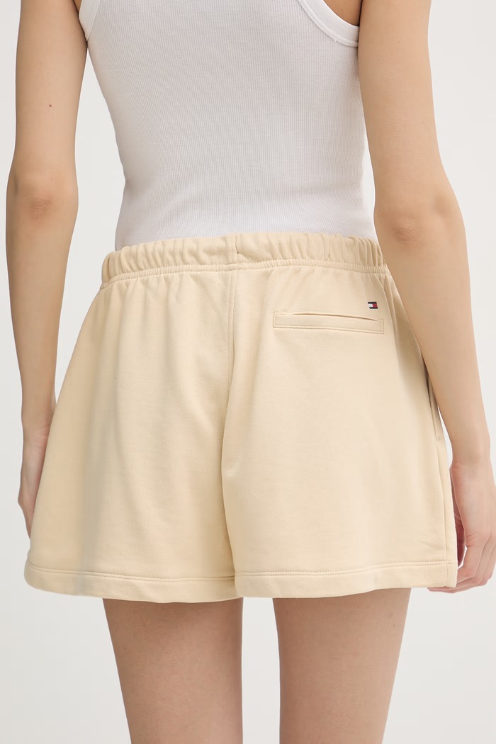 Дрехи Tommy Hilfiger Спортен къс панталон дамски WW0WW48765 бежов