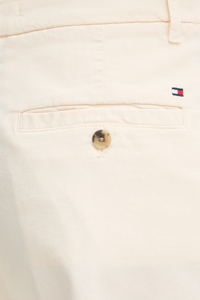 Tommy Hilfiger szorty chino damskie z bawełną beżowy WW0WW49648