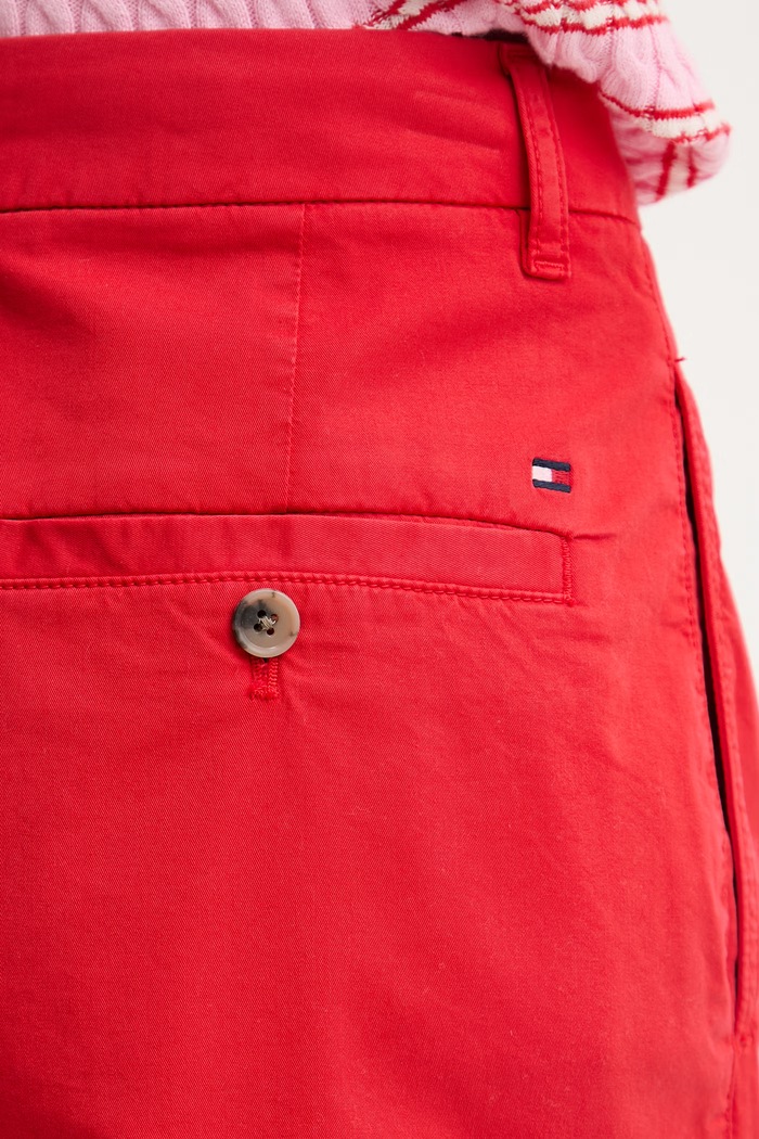 Tommy Hilfiger Pantaloni scurți chinos de femei cu bumbac WW0WW49648 rosu