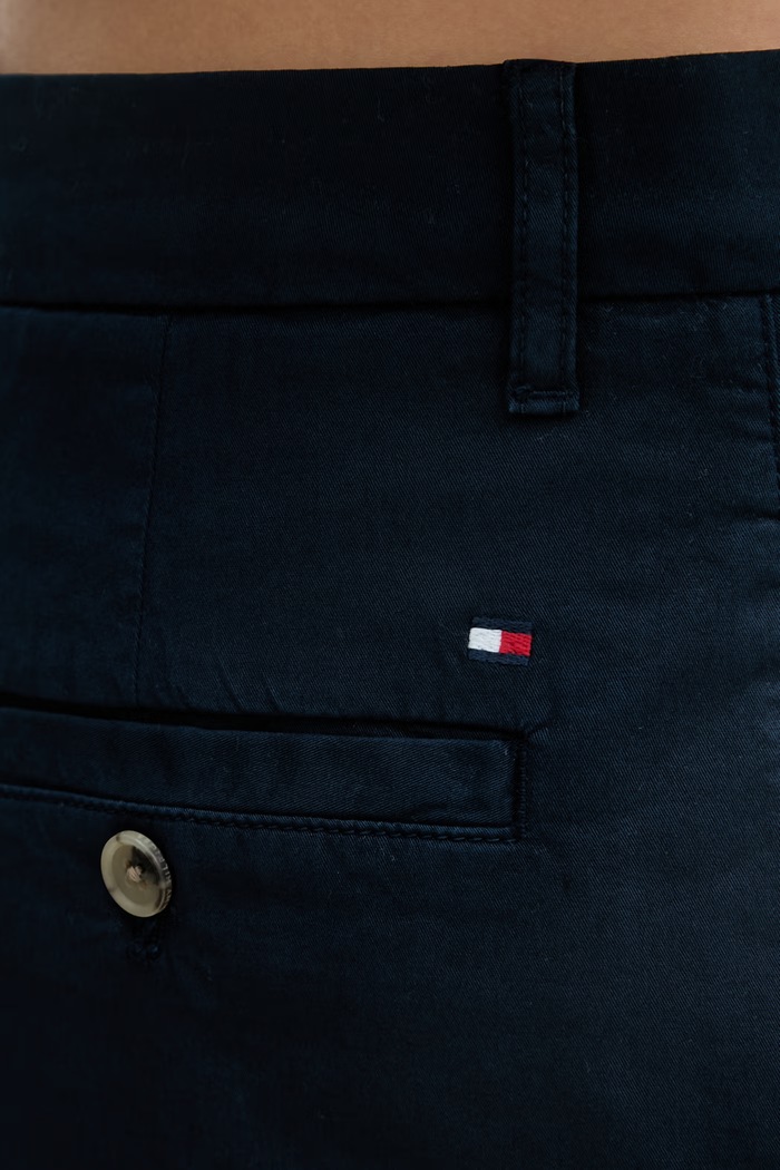 Tommy Hilfiger šortky chino dámske s bavlnou tmavomodrá WW0WW49648