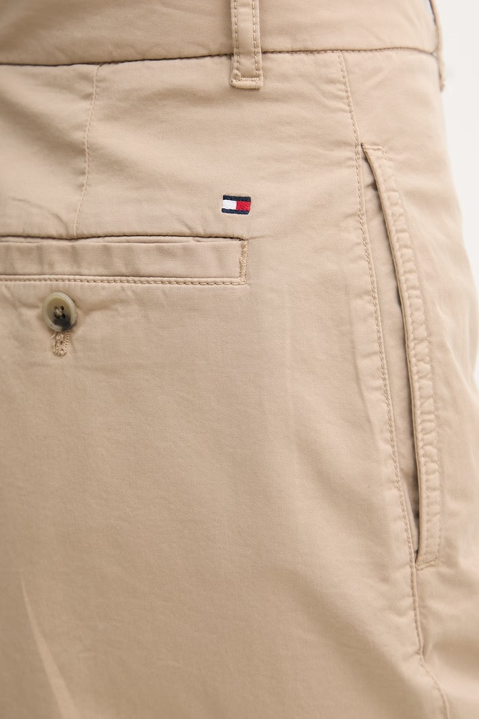 Tommy Hilfiger szorty chino damskie z bawełną beżowy WW0WW49648