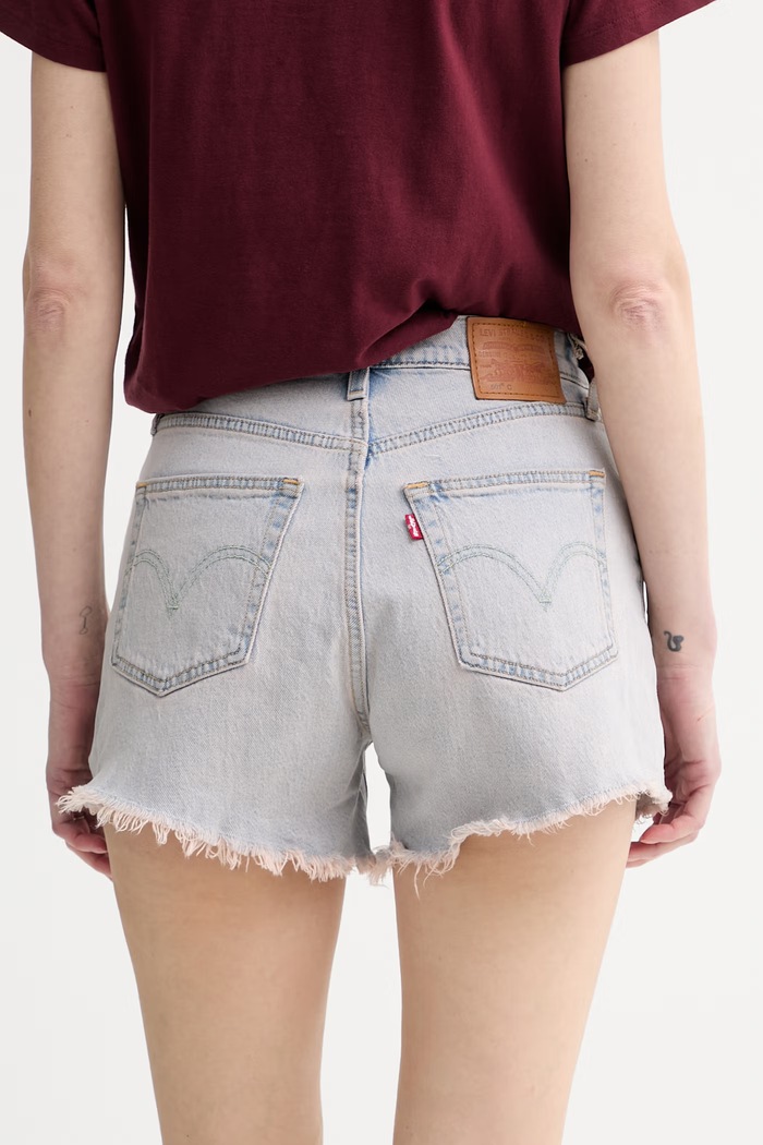 Îmbrăcăminte Levi's pantaloni scurți jeans 501® CURVE 005DP roz