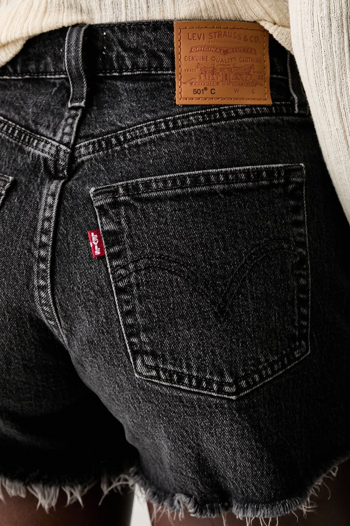 Levi's szorty damskie jeansowe 501® CURVE czarny 005DP